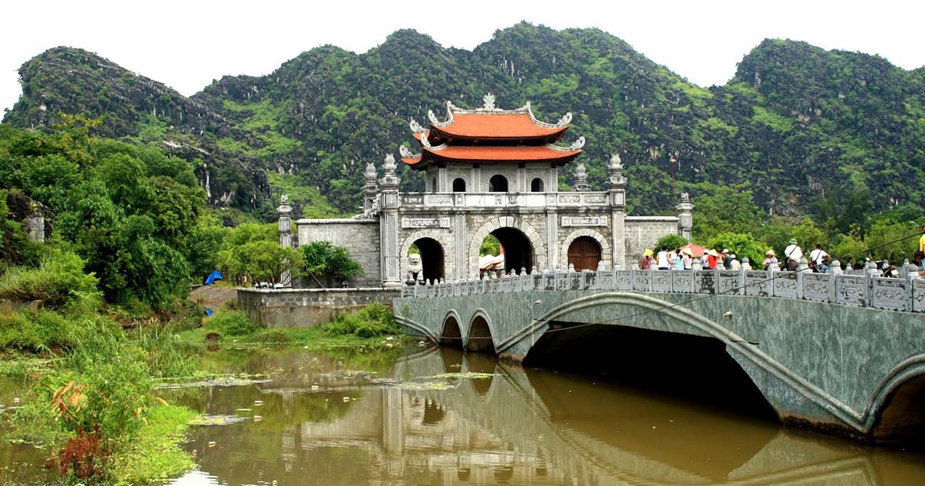 Ninh Binh - Hoa Lu - Trang An 1 Day trip 1